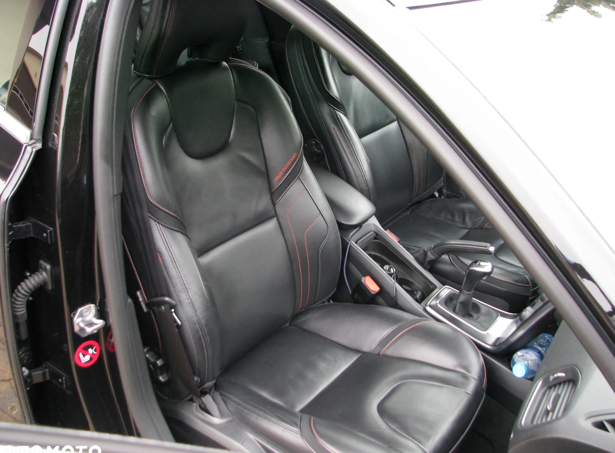 Volvo V40 cena 59900 przebieg: 110000, rok produkcji 2016 z Piotrków Trybunalski małe 301